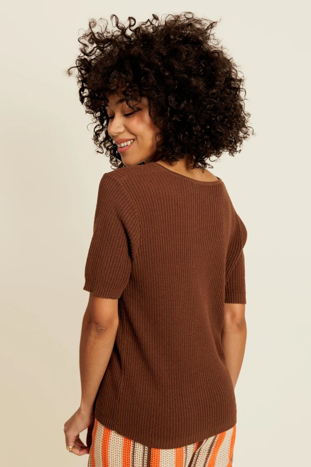ÉSOLYNE - Top en Maille Choco Manches Courtes