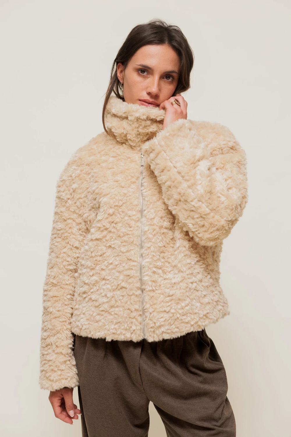 FÉLISSE - Manteau Court en Maille Bouclette