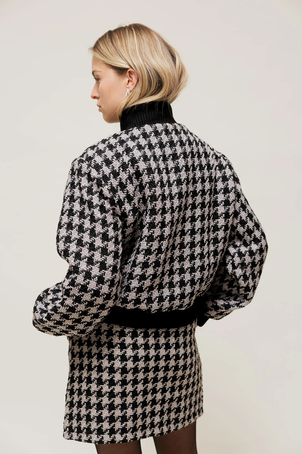 MELORYA - Manteau Court Forme Bomber en Tweed Pied-de-Poule