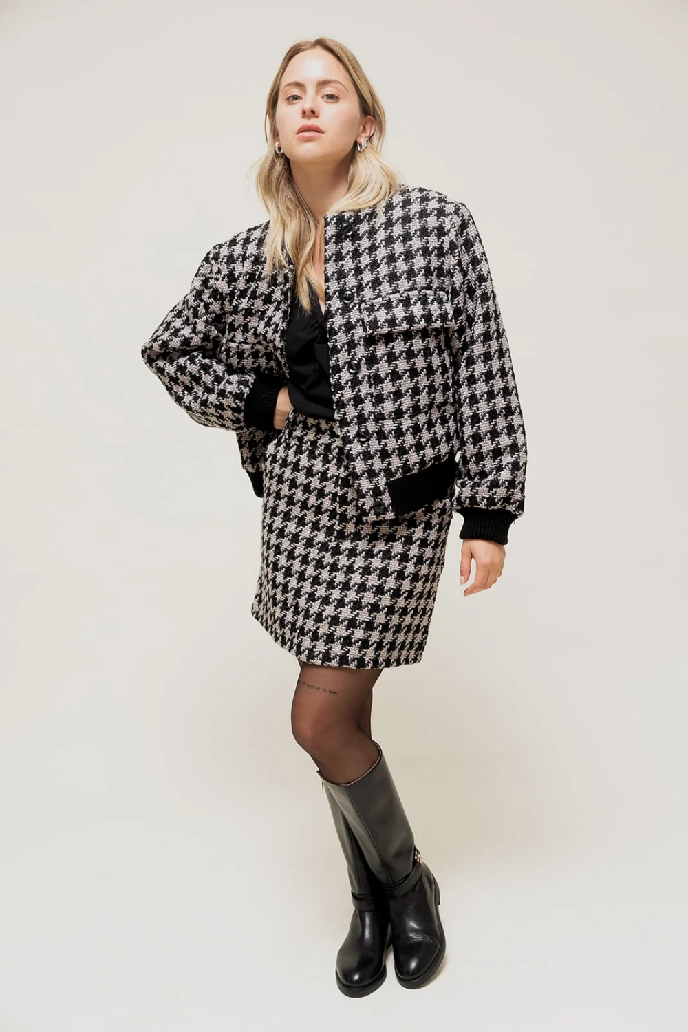 MELORYA - Manteau Court Forme Bomber en Tweed Pied-de-Poule