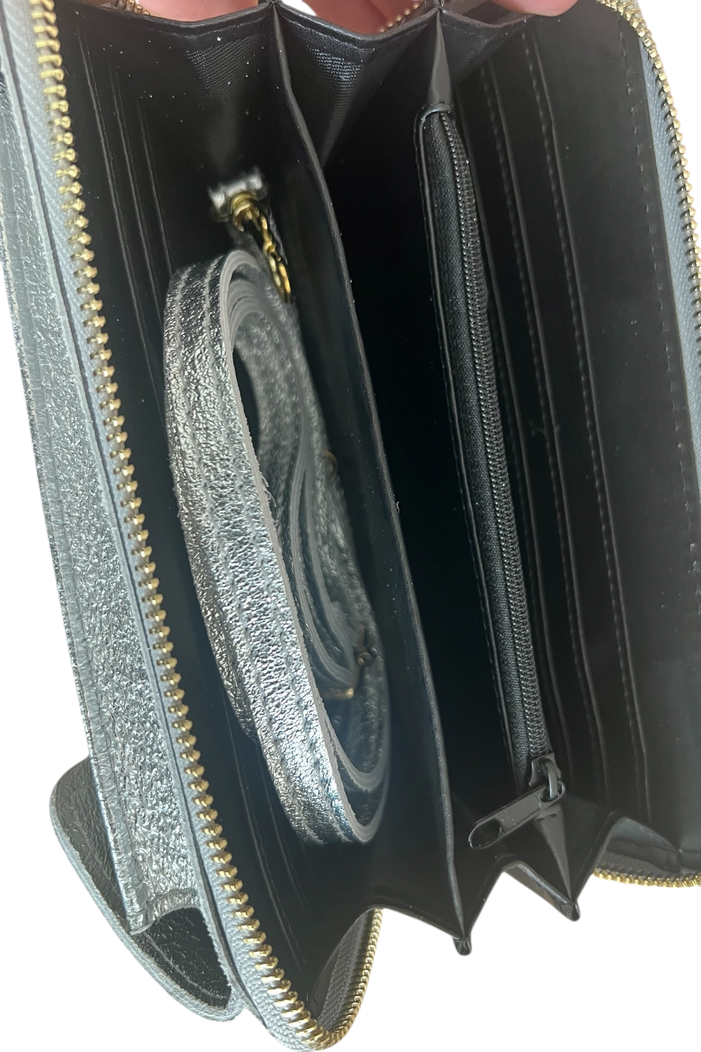 POCHETTE VERTICALE EN CUIR IRISE ARGENT