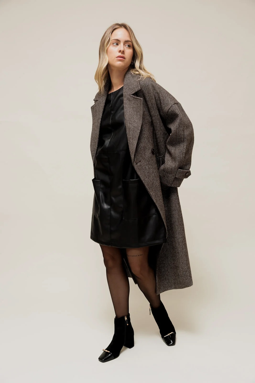 NORALY - Manteau Long Oversize en Chevron Gris à Double Boutonnage